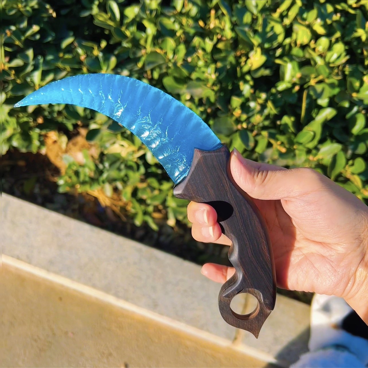 Peacock Glamour|Peacock Blue Cat's Eye gemstone Karambit