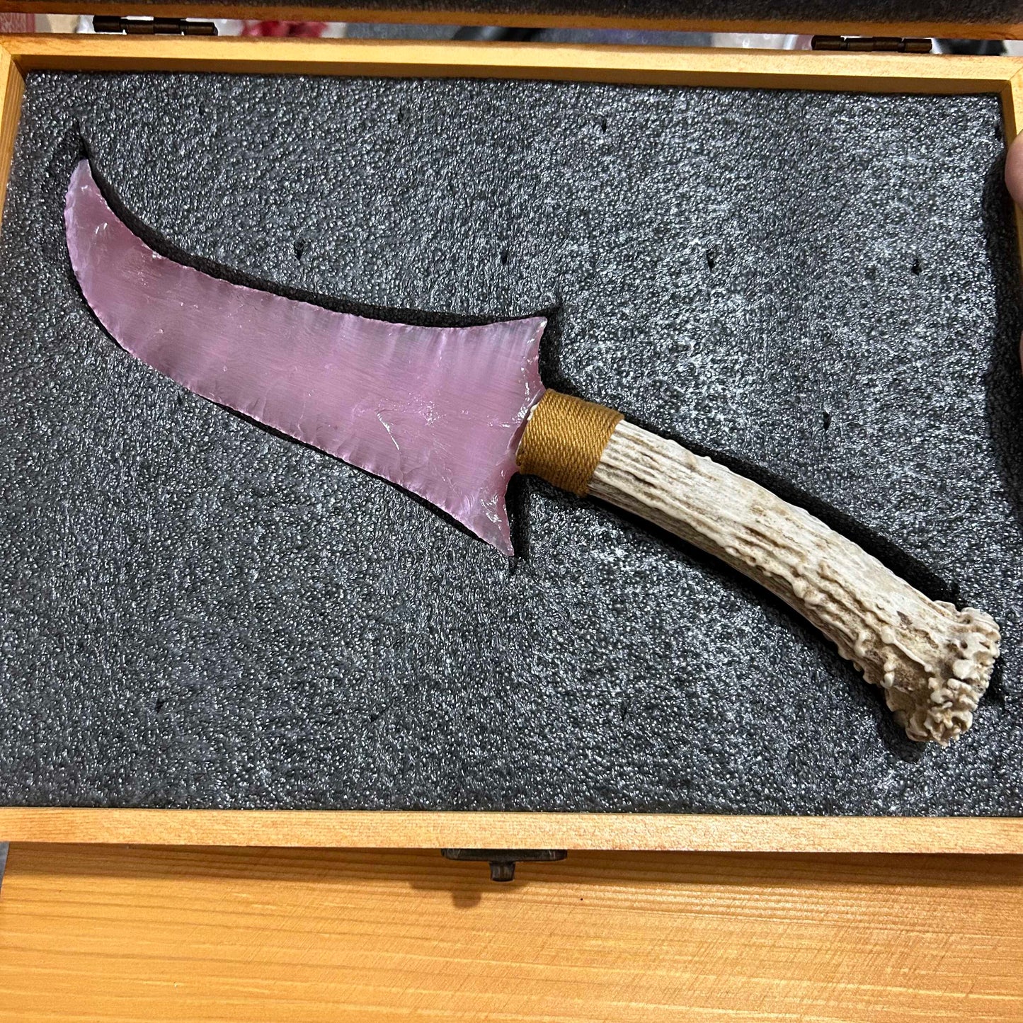Pure Iris｜Pink Cat's Eye gemstone Hunting Knife.